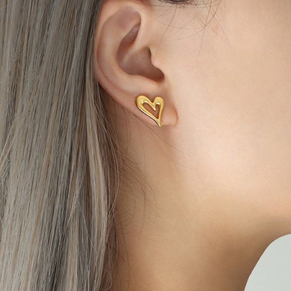 Heart Shaped Stud Earrings 18K Gold Plating Stainless Steel - Picture 11 of 11